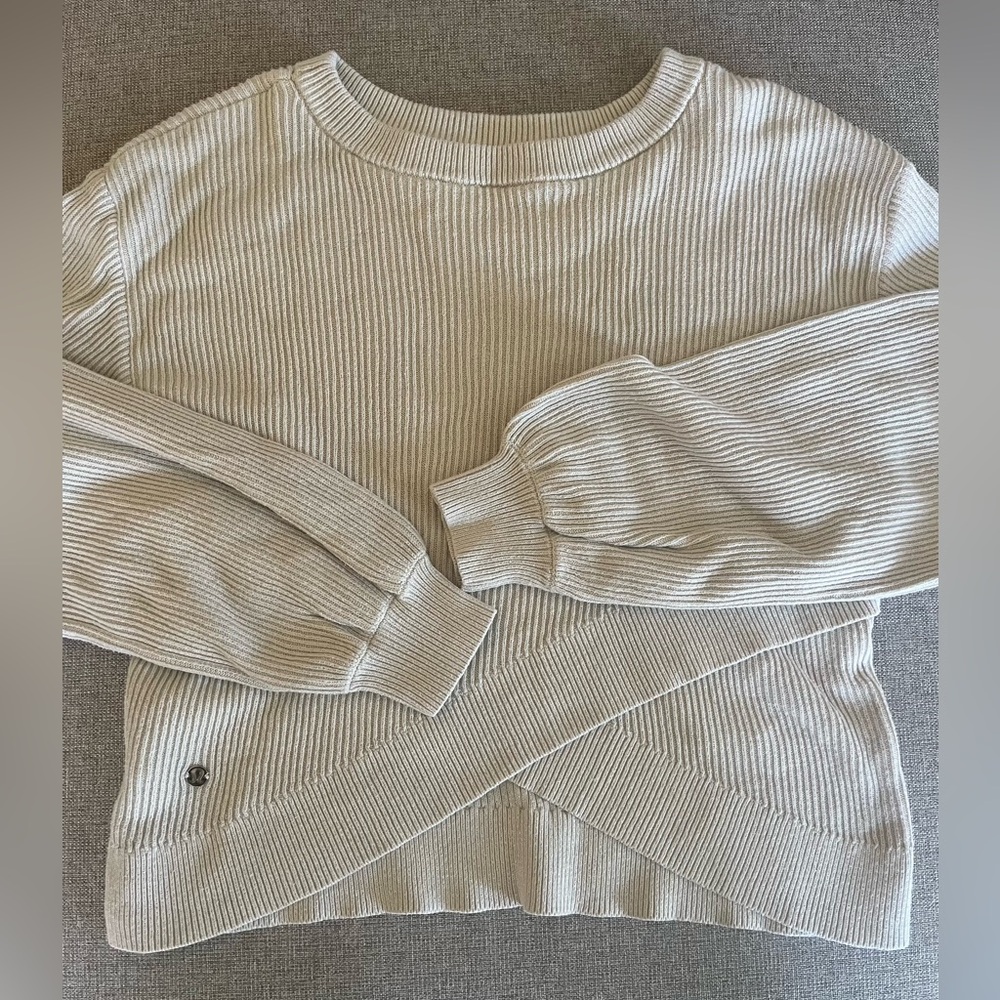 Lululemon Women's Cream Sweater Size XS